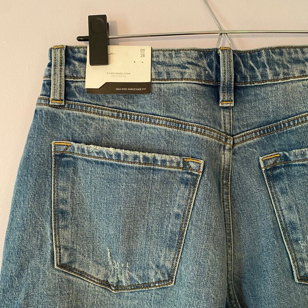 NWT KanCan Barrel Leg High Rise Horseshoe Fit Jeans Medium Wash Women's 9 / 28 - Picture 8 of 13